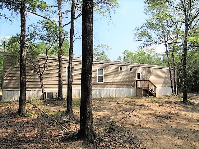 576 Peacock Road DeFuniak Springs, FL 32433 - Photo 2 of 28 IMG_1905