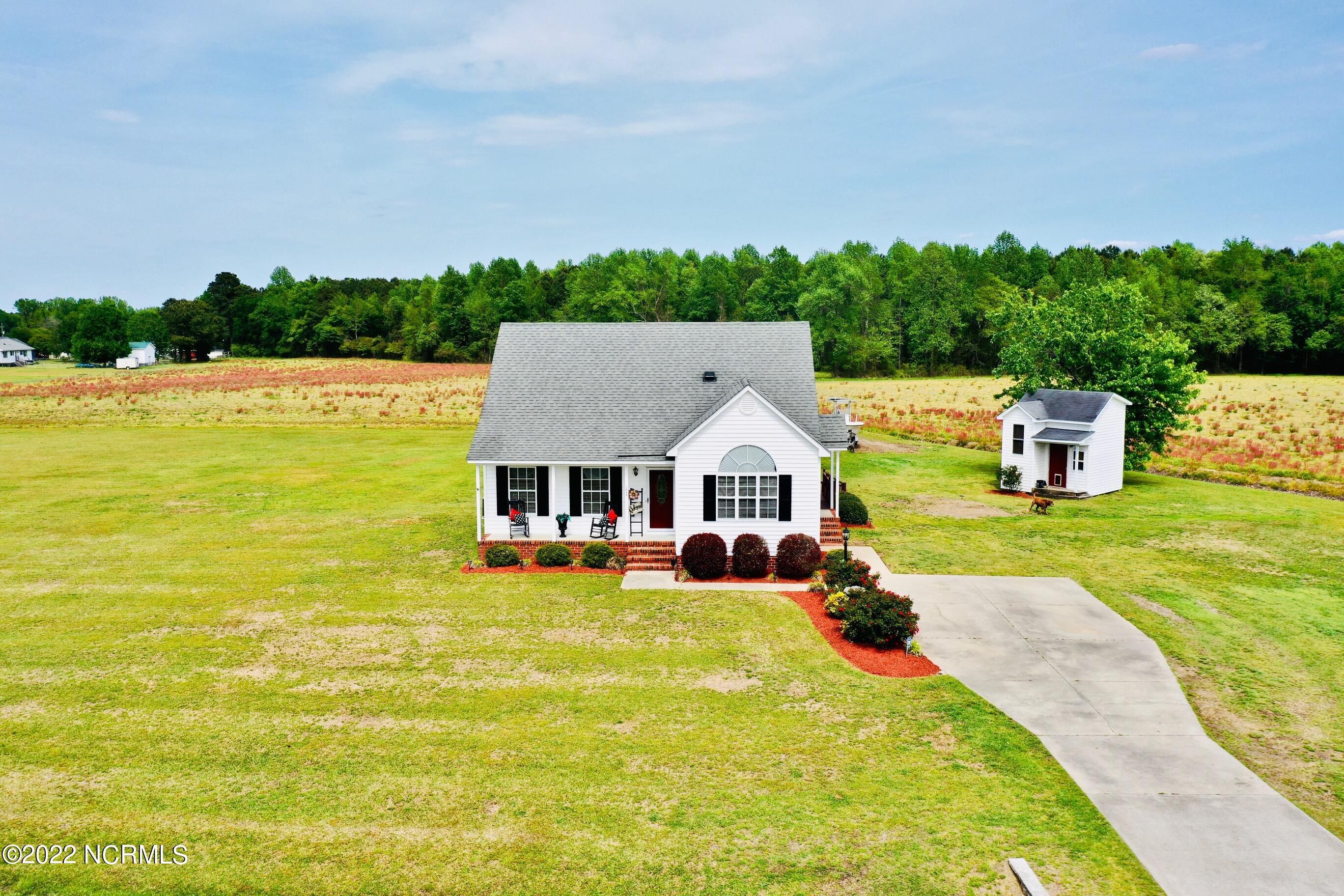 1649 Parker Fork Road Kinston, NC 28504 - Photo 1 of 18 2EF51BAAC94BCAE2D6C307984C743E3A