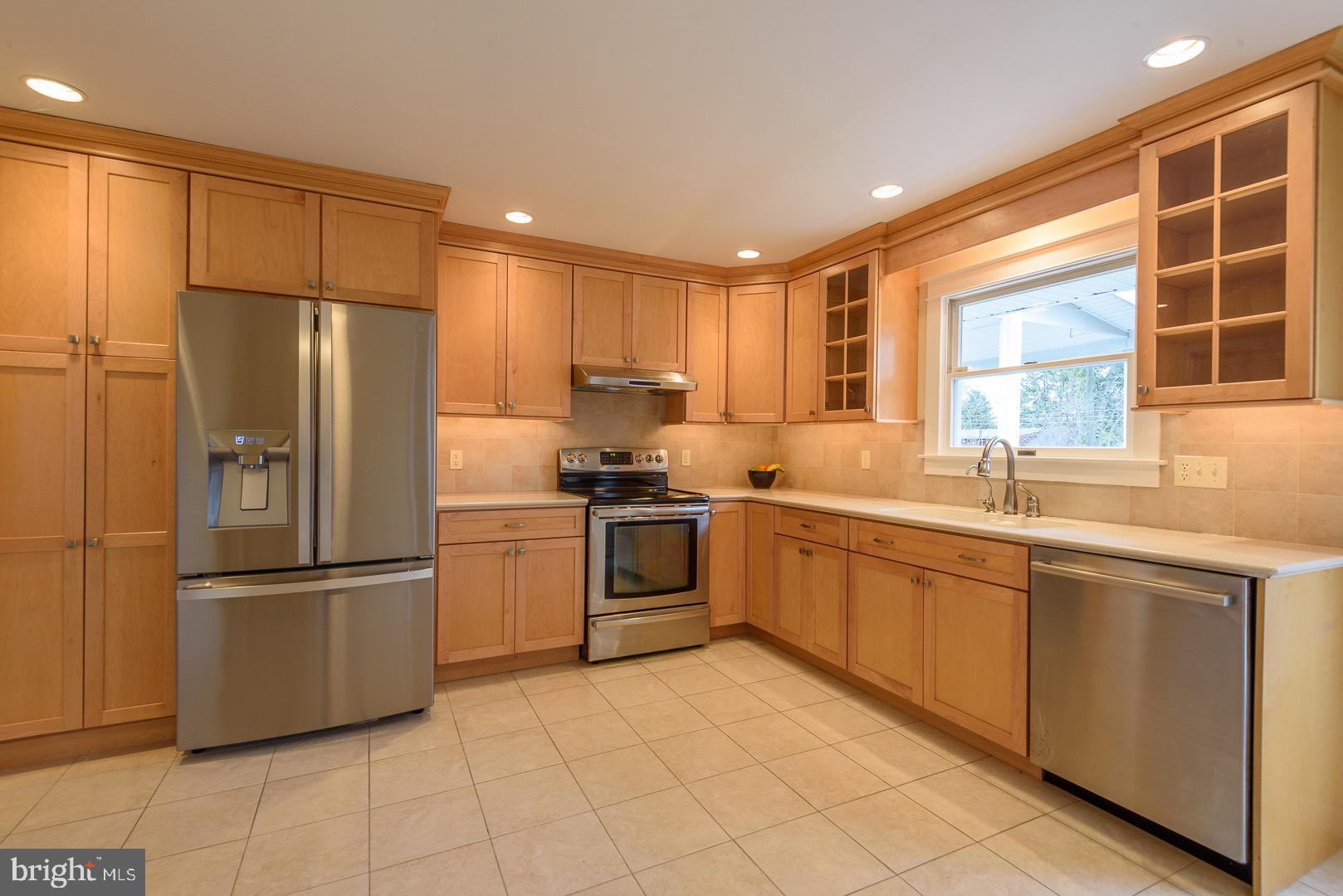 3391 Buck Road Huntingdon Valley, PA 19006 - Photo 13 of 42 Eat in Kitchen