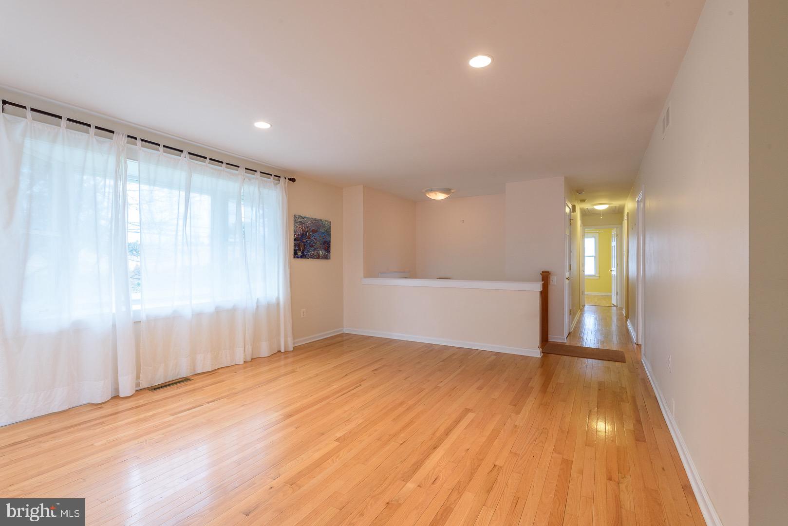 3391 Buck Road Huntingdon Valley, PA 19006 - Photo 18 of 42 Living Room