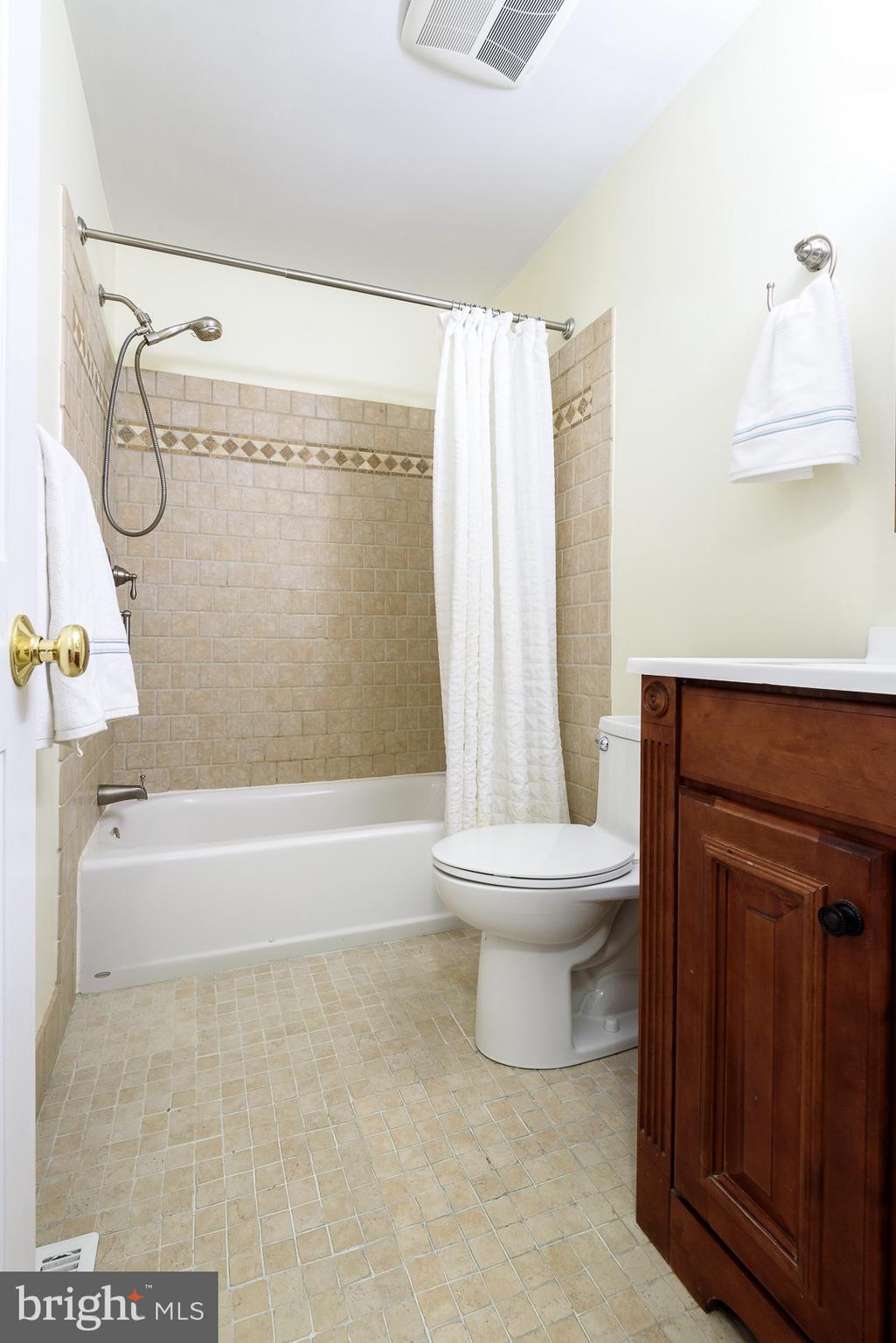 3391 Buck Road Huntingdon Valley, PA 19006 - Photo 29 of 42 Hall Bath