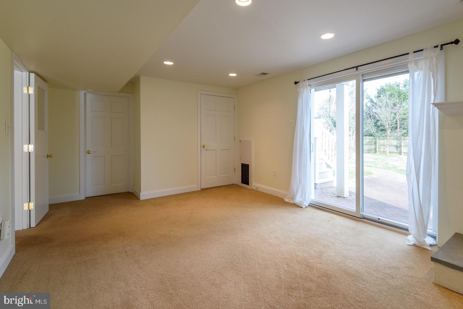 3391 Buck Road Huntingdon Valley, PA 19006 - Photo 33 of 42 Family Room