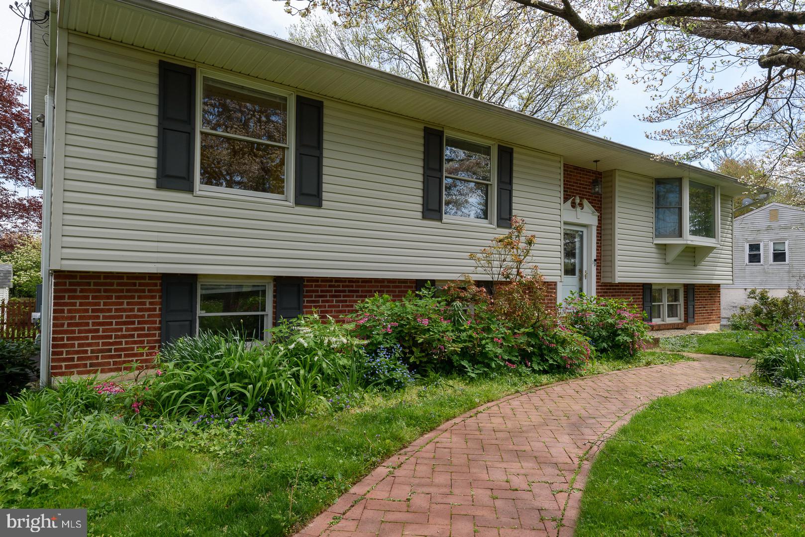3391 Buck Road Huntingdon Valley, PA 19006 - Photo 5 of 42 Front of house From Drive