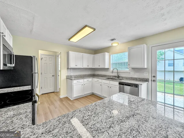 $2,125 | 517 Cascade Walk, McDonough, GA 30253