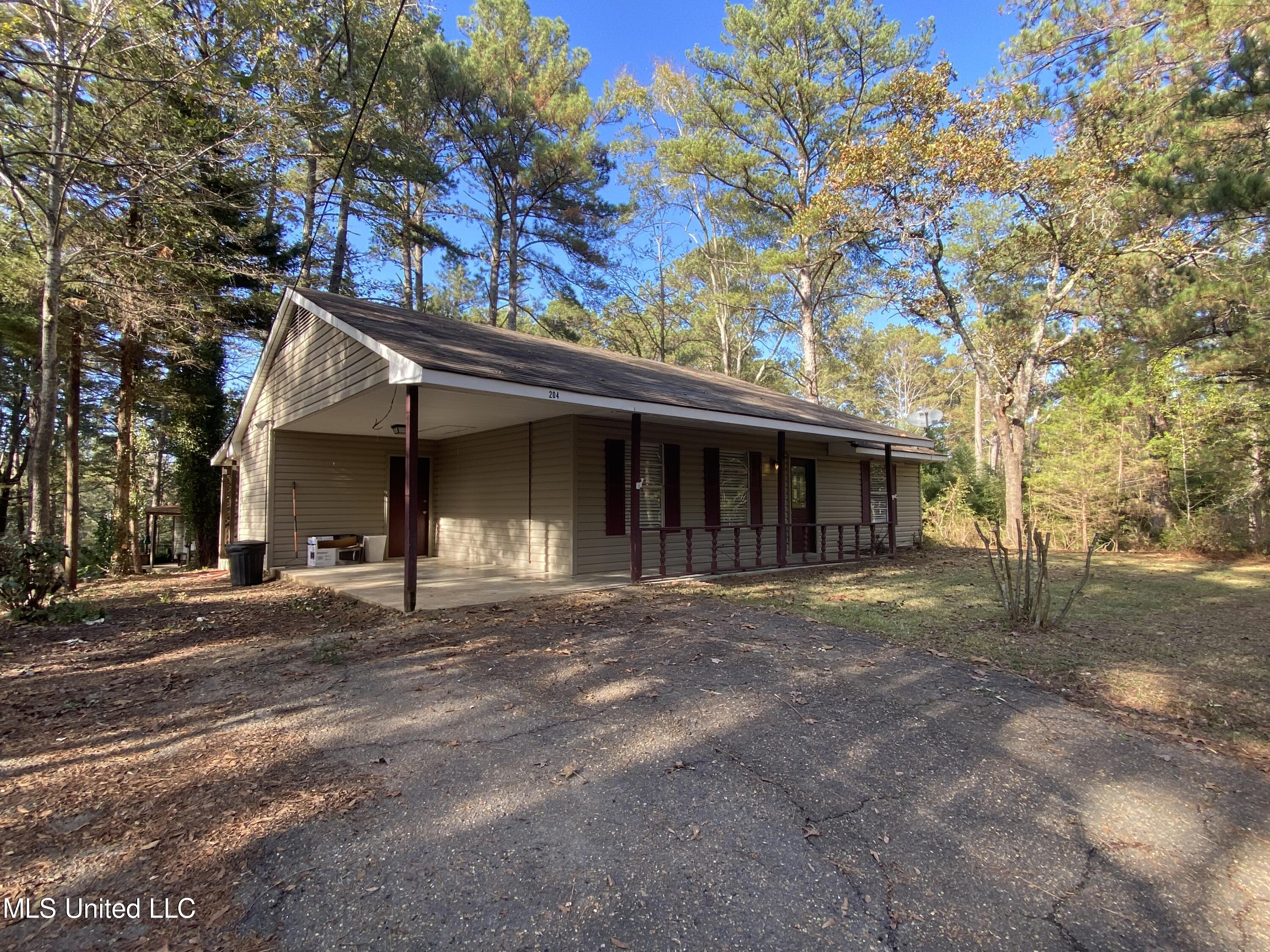 204 Pine Ridge Road Florence, MS 39073 - Photo 2 of 22 F7696ECB-6D85-49F2-9EE4-07B6388085BA
