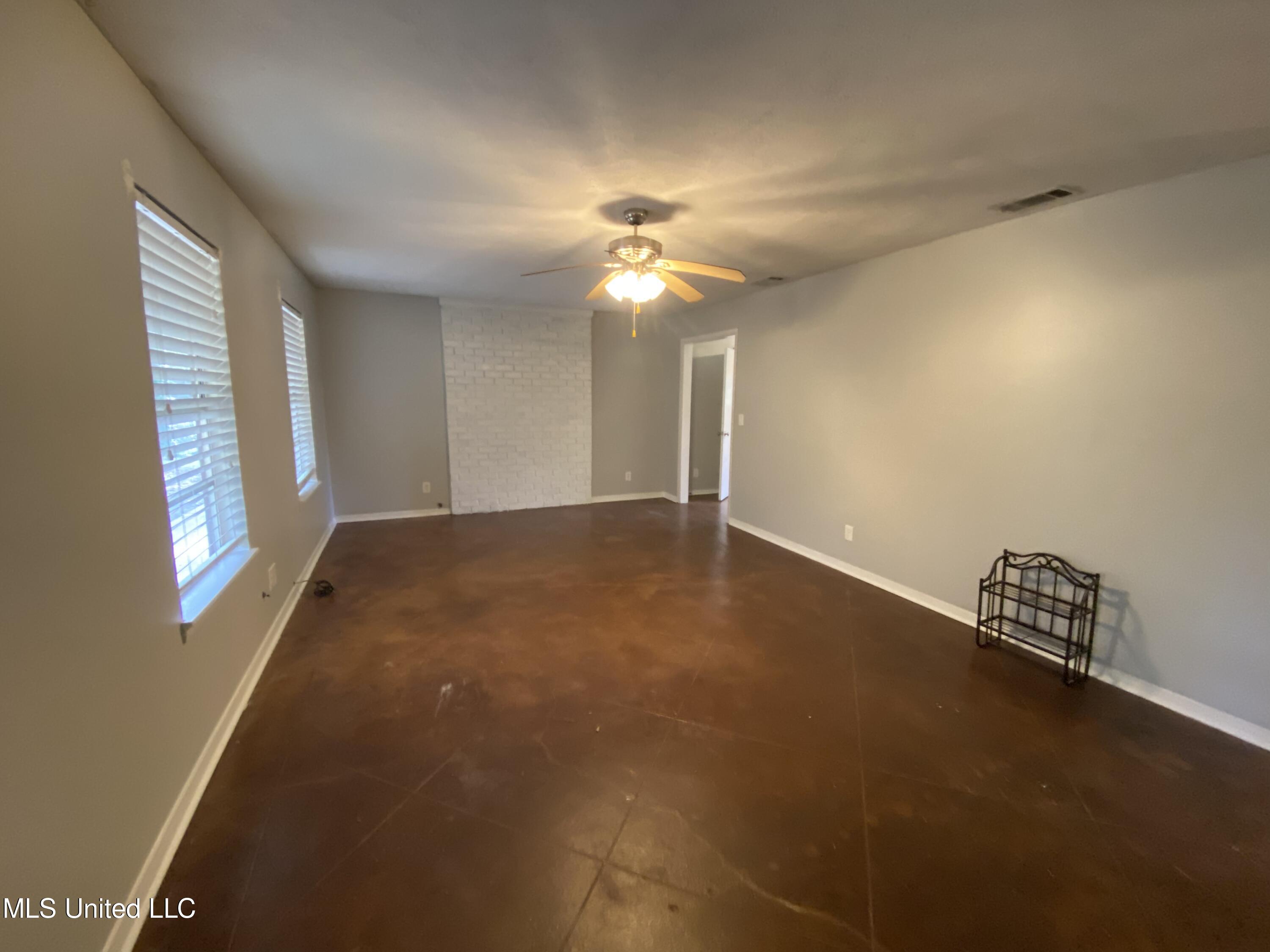 204 Pine Ridge Road Florence, MS 39073 - Photo 4 of 22 E62E26AA-4F80-4EC6-B52A-817EE4440AFB