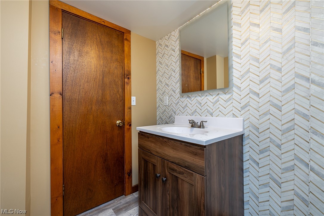 2187 Barclay Messerly Road Southington, OH 44470 - Photo 17 of 35