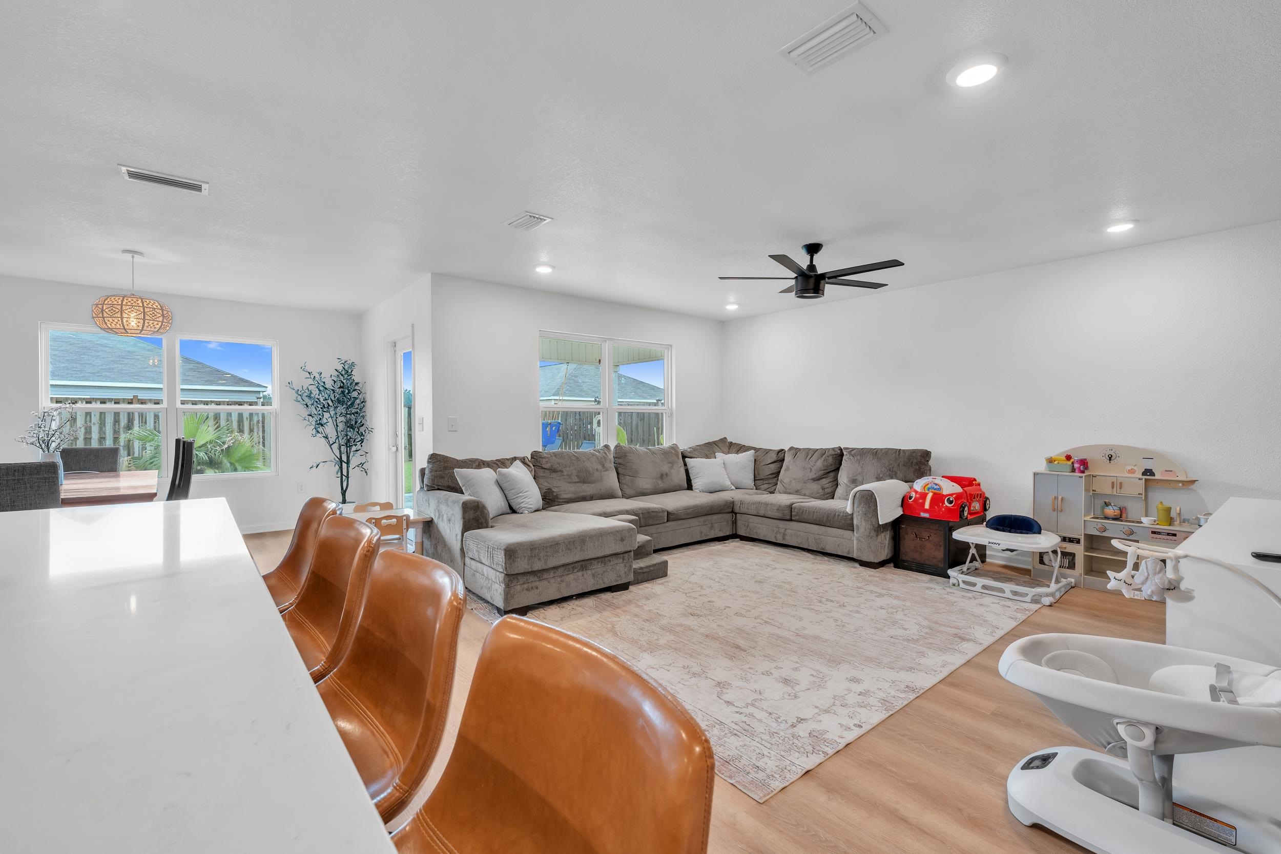 8027 Pickwick Dr. Foley, AL 36535 - Photo 18 of 37 Living Room