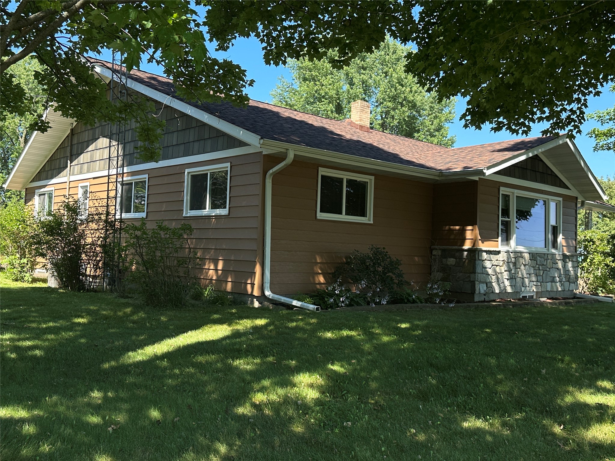 E910 Cedar Road Eau Claire, WI 54701 - Photo 3 of 41 Gallery Image 3