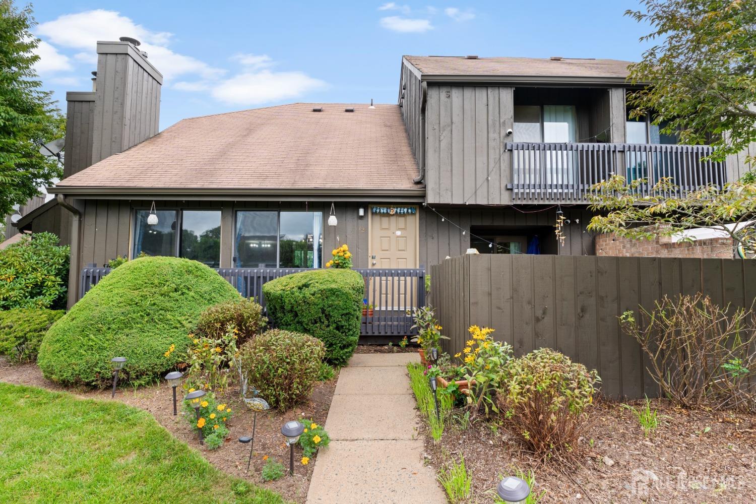 12 Westgate Drive Edison, NJ 08820 - Photo 1 of 46