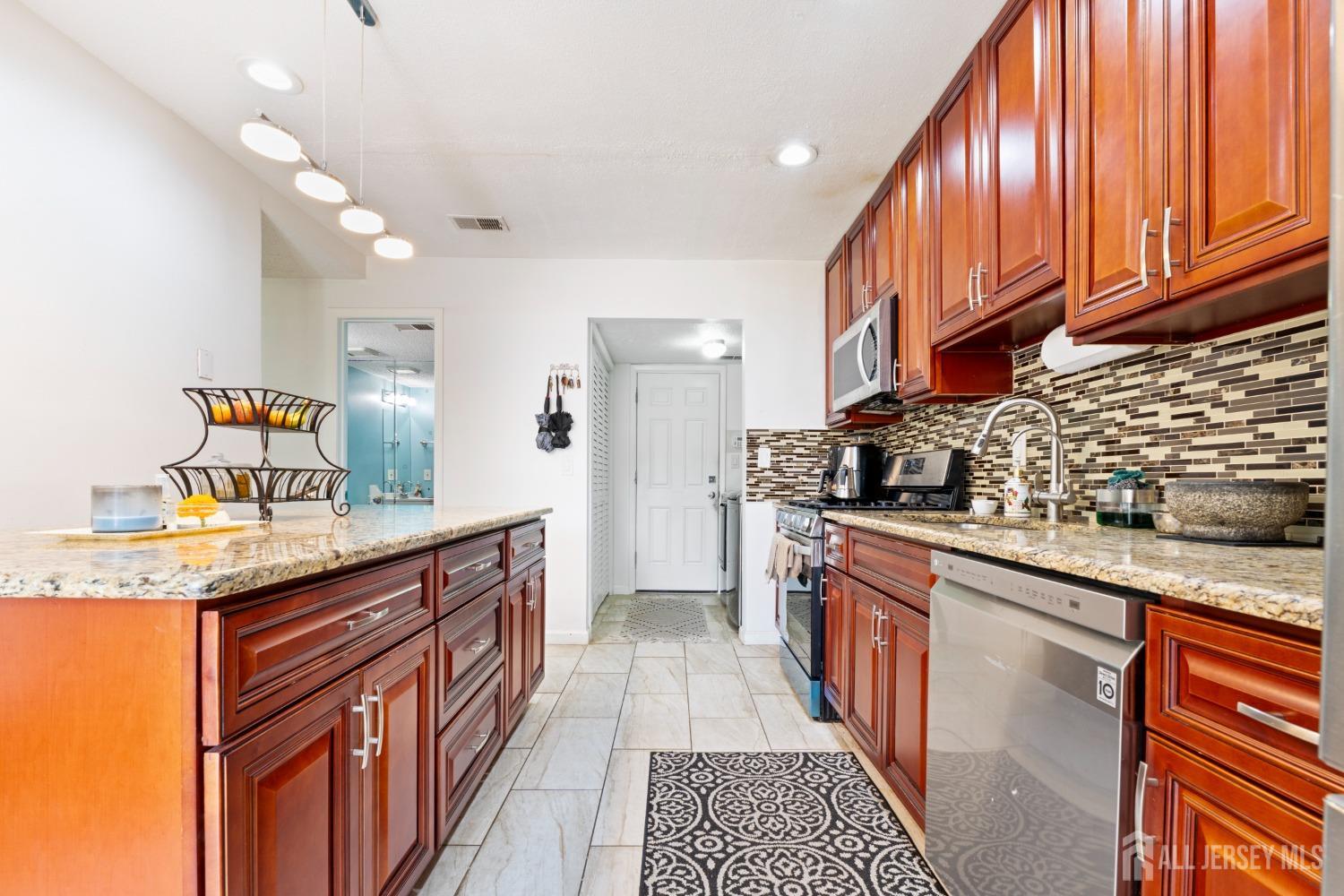 12 Westgate Drive Edison, NJ 08820 - Photo 14 of 46