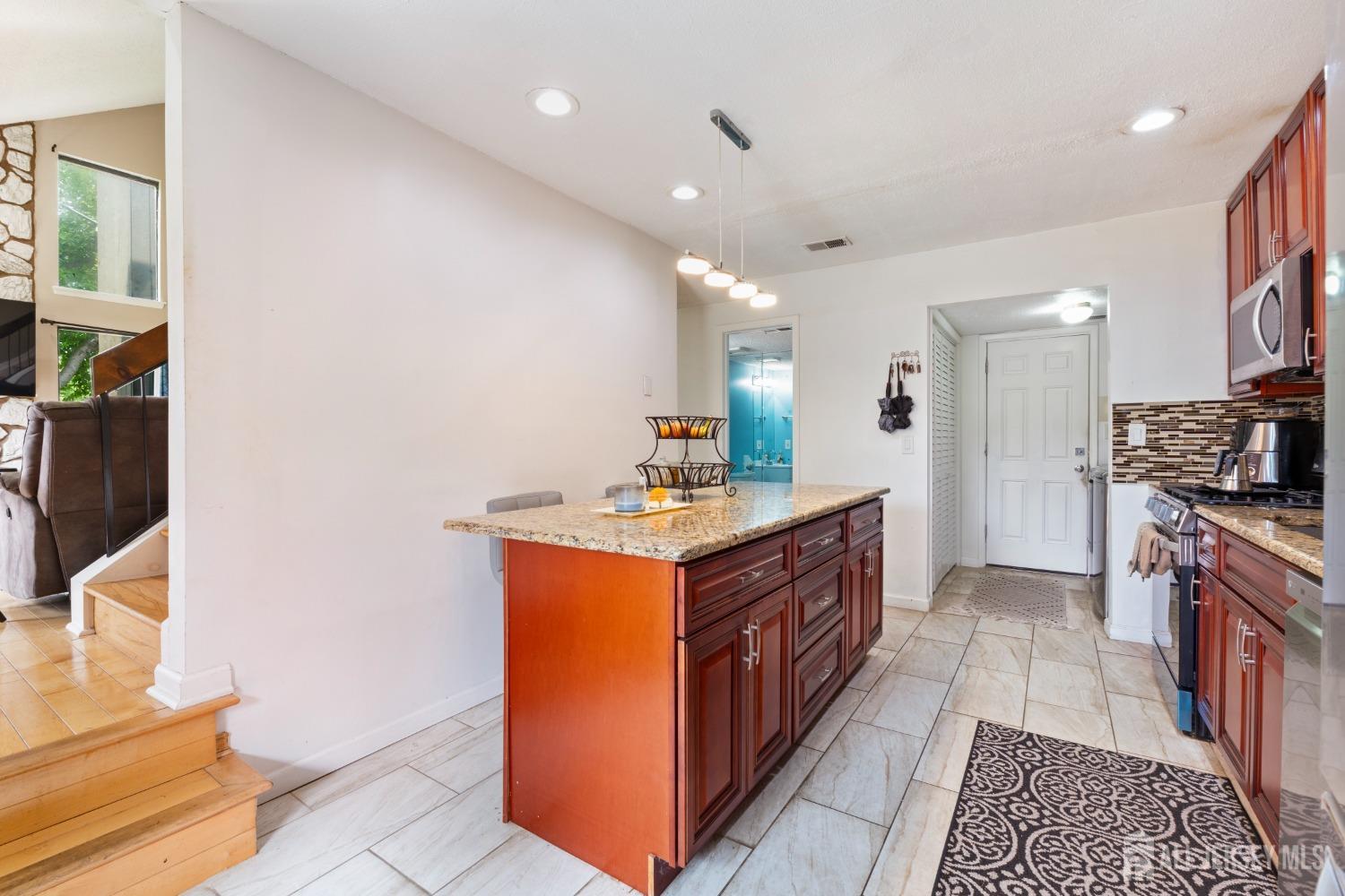 12 Westgate Drive Edison, NJ 08820 - Photo 15 of 46