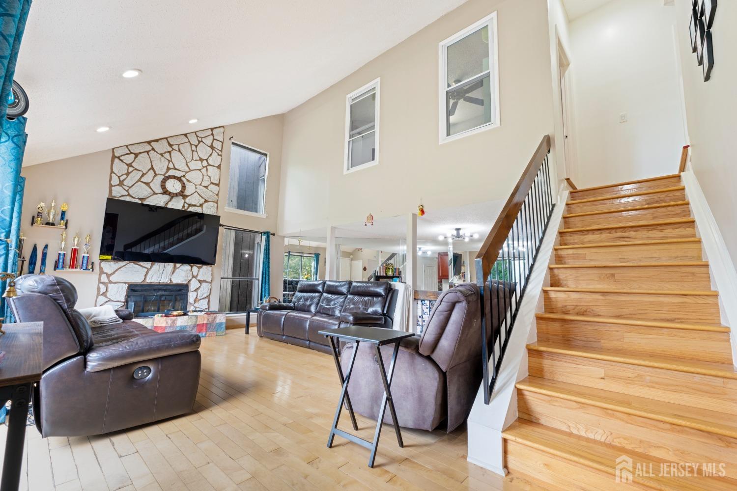 12 Westgate Drive Edison, NJ 08820 - Photo 19 of 46