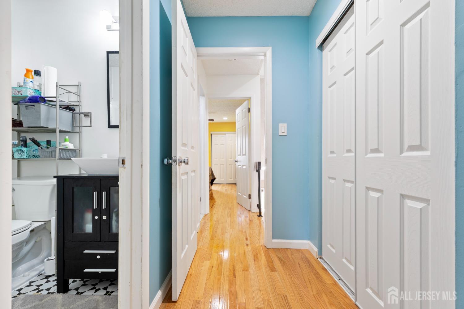 12 Westgate Drive Edison, NJ 08820 - Photo 26 of 46