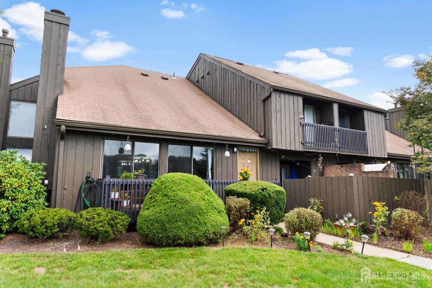 12 Westgate Drive Edison, NJ 08820 - Photo 3 of 46