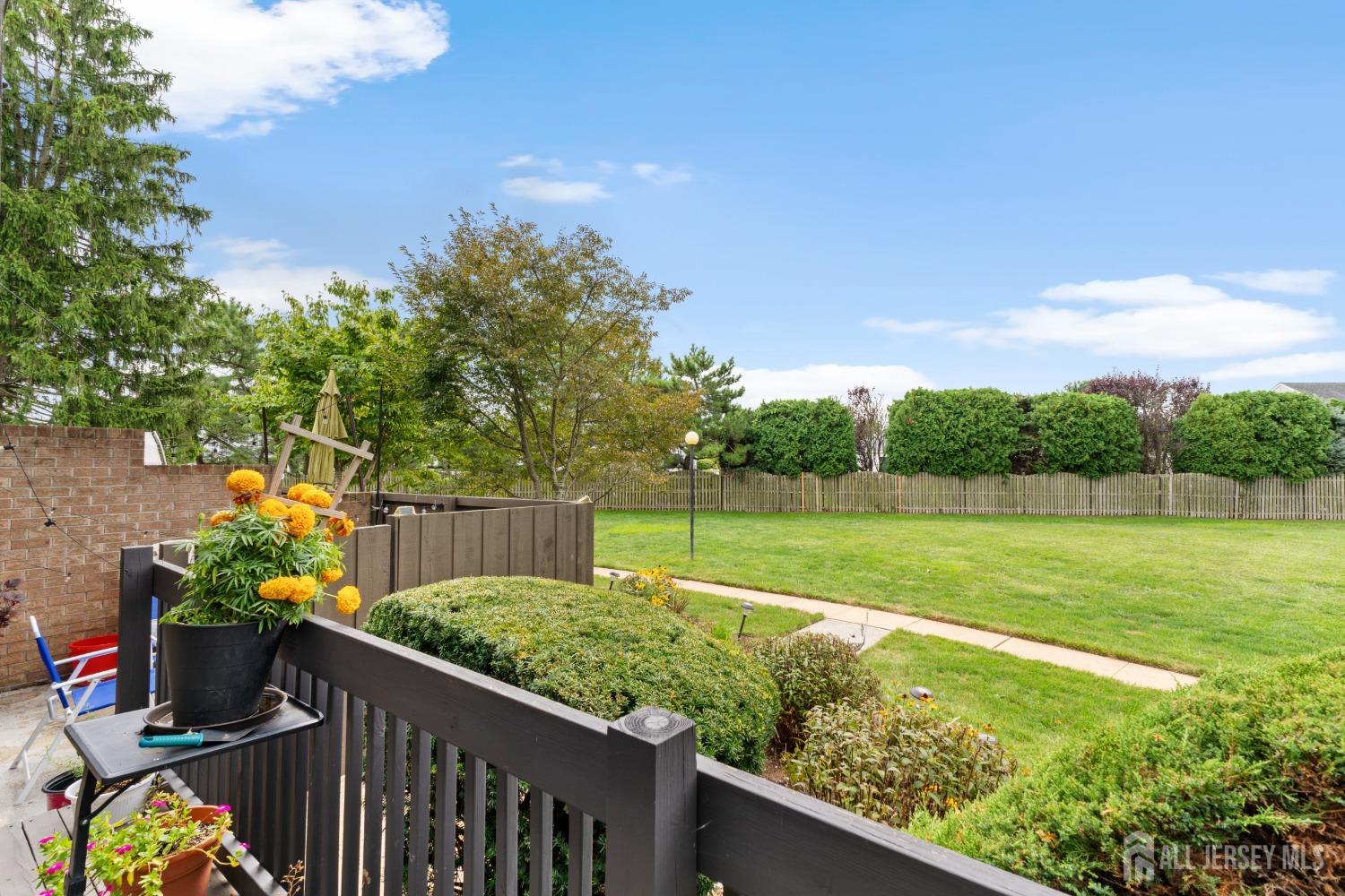 12 Westgate Drive Edison, NJ 08820 - Photo 5 of 46