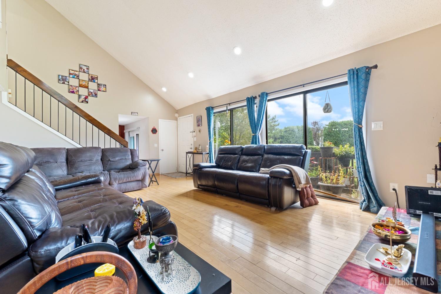 12 Westgate Drive Edison, NJ 08820 - Photo 8 of 46