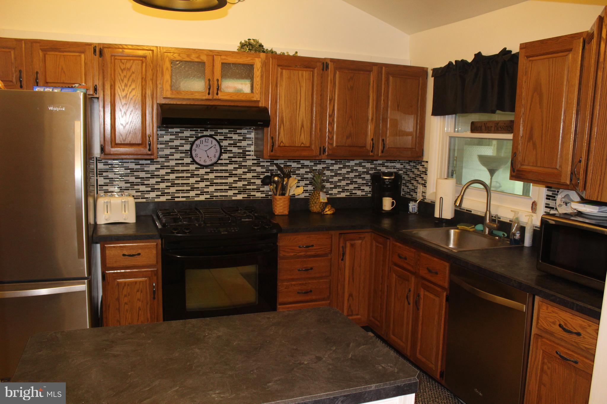 807 Pin Oak Road Severna Park, MD 21146 - Photo 7 of 29 Kitchen