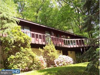 637 Jeffrey Lane Wayne, PA 19087 - Photo 1 of 10 Exterior