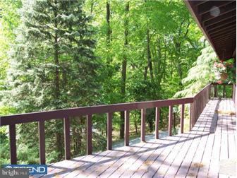 637 Jeffrey Lane Wayne, PA 19087 - Photo 3 of 10 Deck