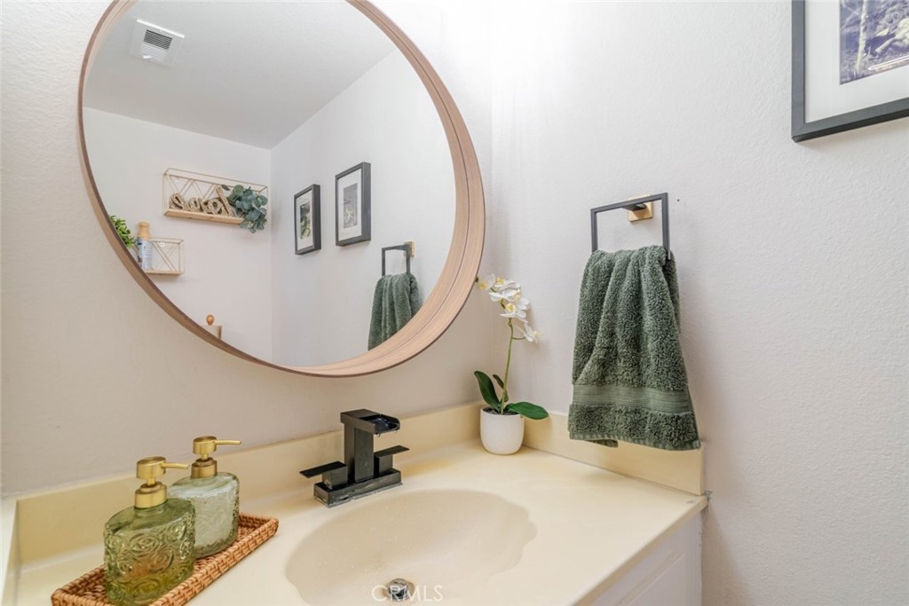 12545 Chanute Street Pacoima, CA 91331 - Photo 17 of 26