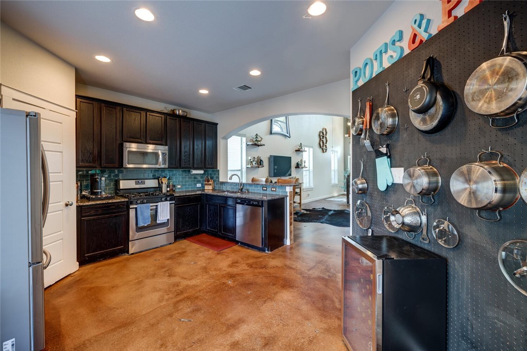 2101 Rivers Edge Way, Unit 4 Austin, TX 78741 - Photo 9 of 36 Gallery Image 9