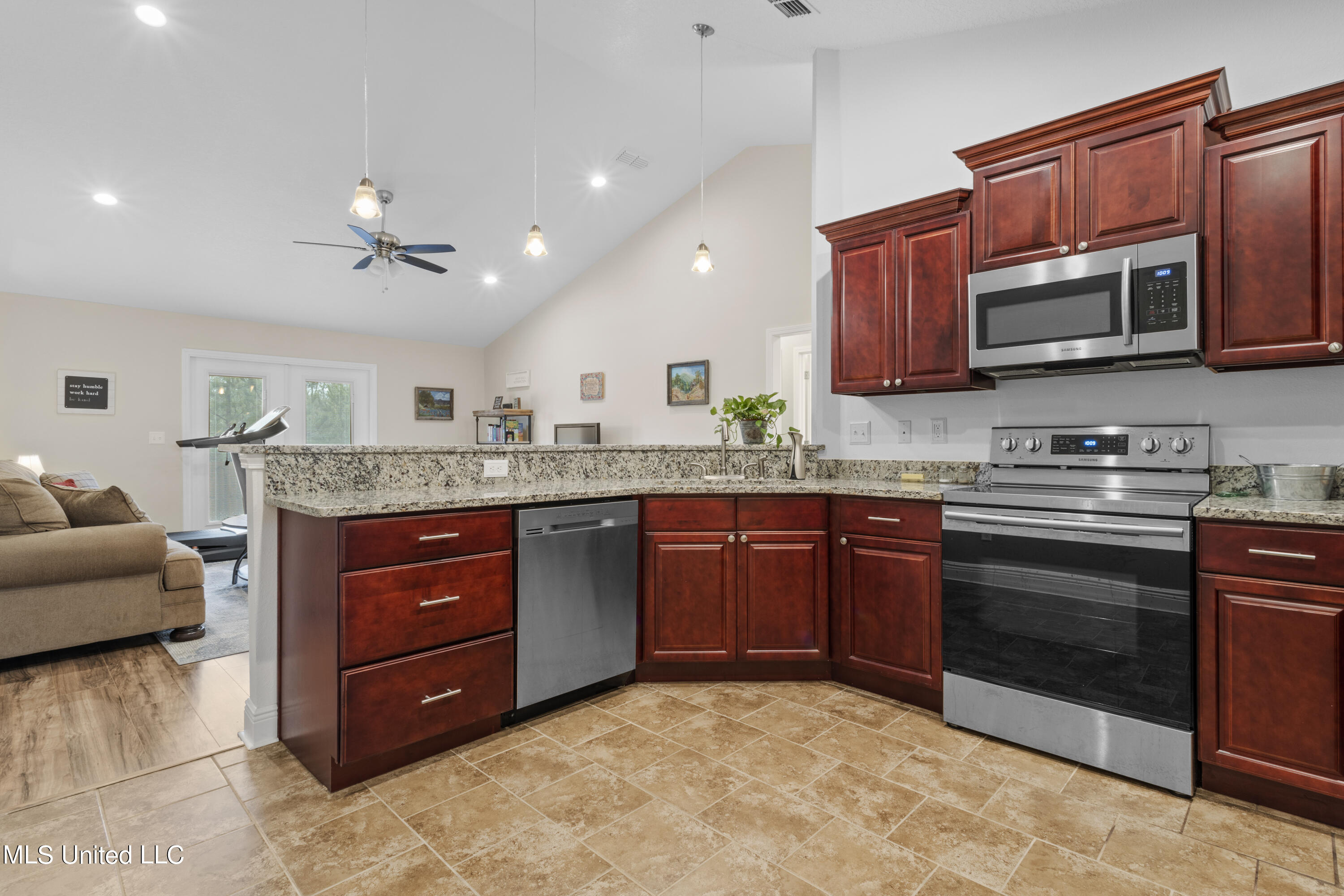 20983 West Wortham Road Saucier, MS 39574 - Photo 3 of 27 050