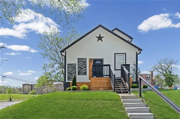 $324,900 | 3648 Flora Avenue, Kansas City, MO 64109