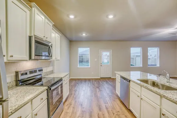 $2,025 | 8207 Blooming Meadow Lane, Houston, TX 77016