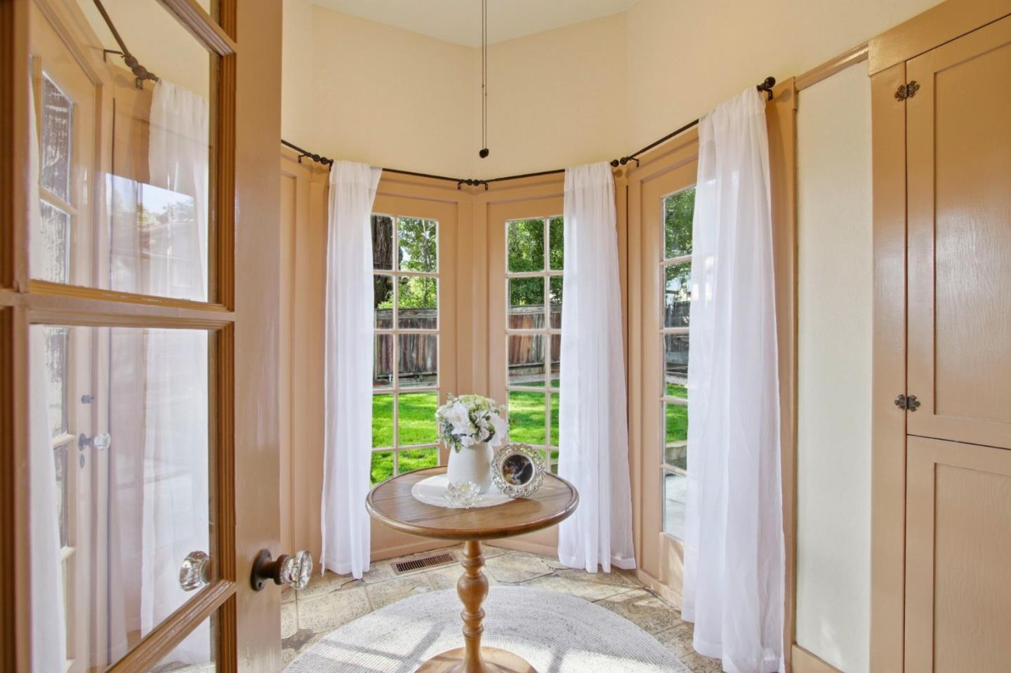 10625 Merriman Road Cupertino, CA 95014 - Photo 12 of 39