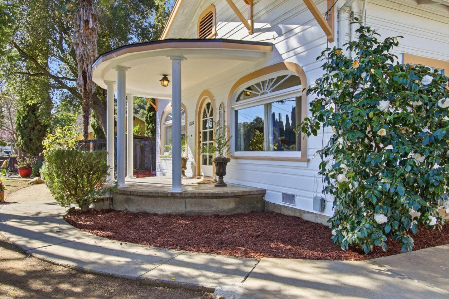 10625 Merriman Road Cupertino, CA 95014 - Photo 4 of 39