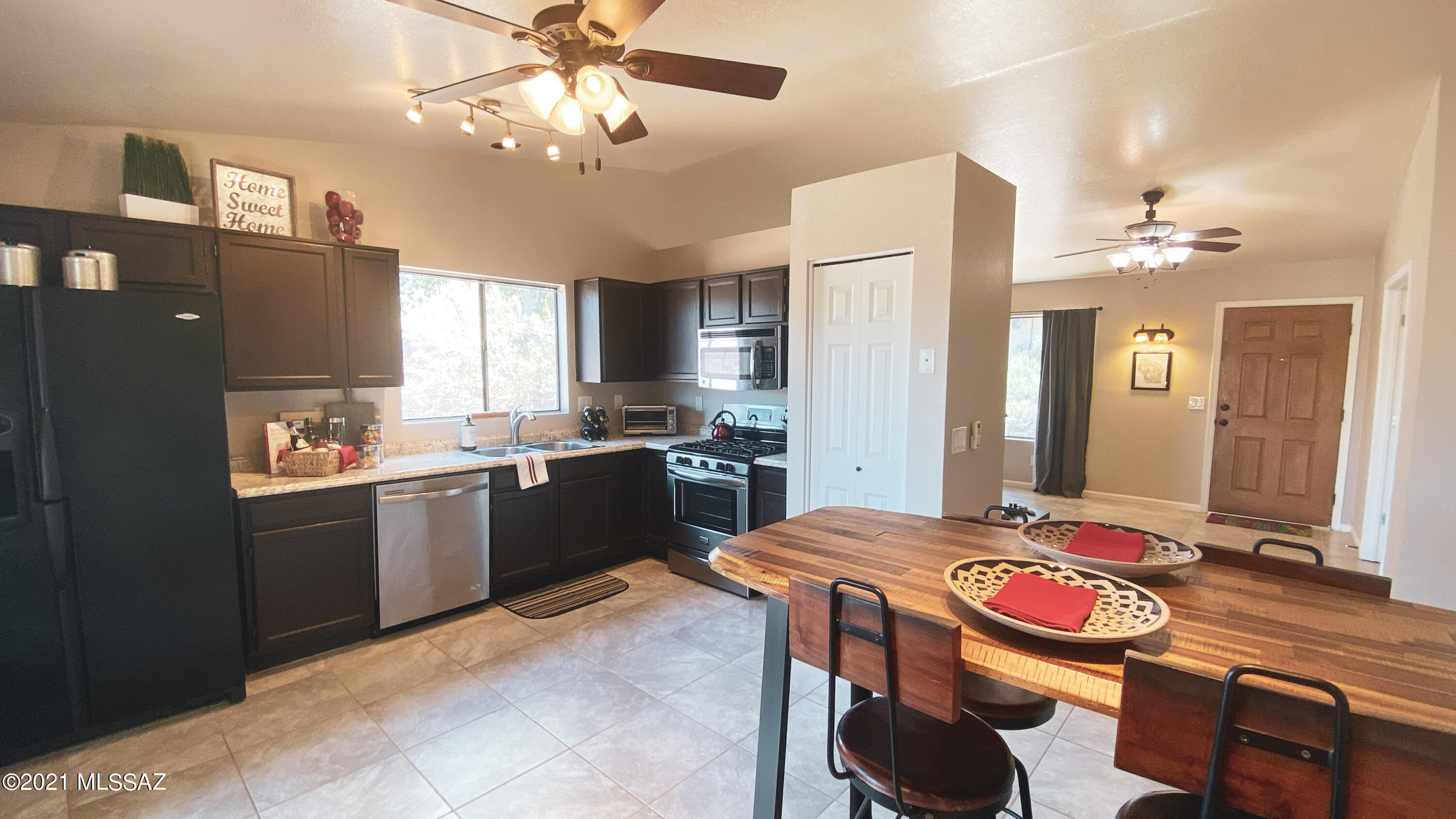 2860 West Ribera Place Tucson, AZ 85742 - Photo 2 of 28