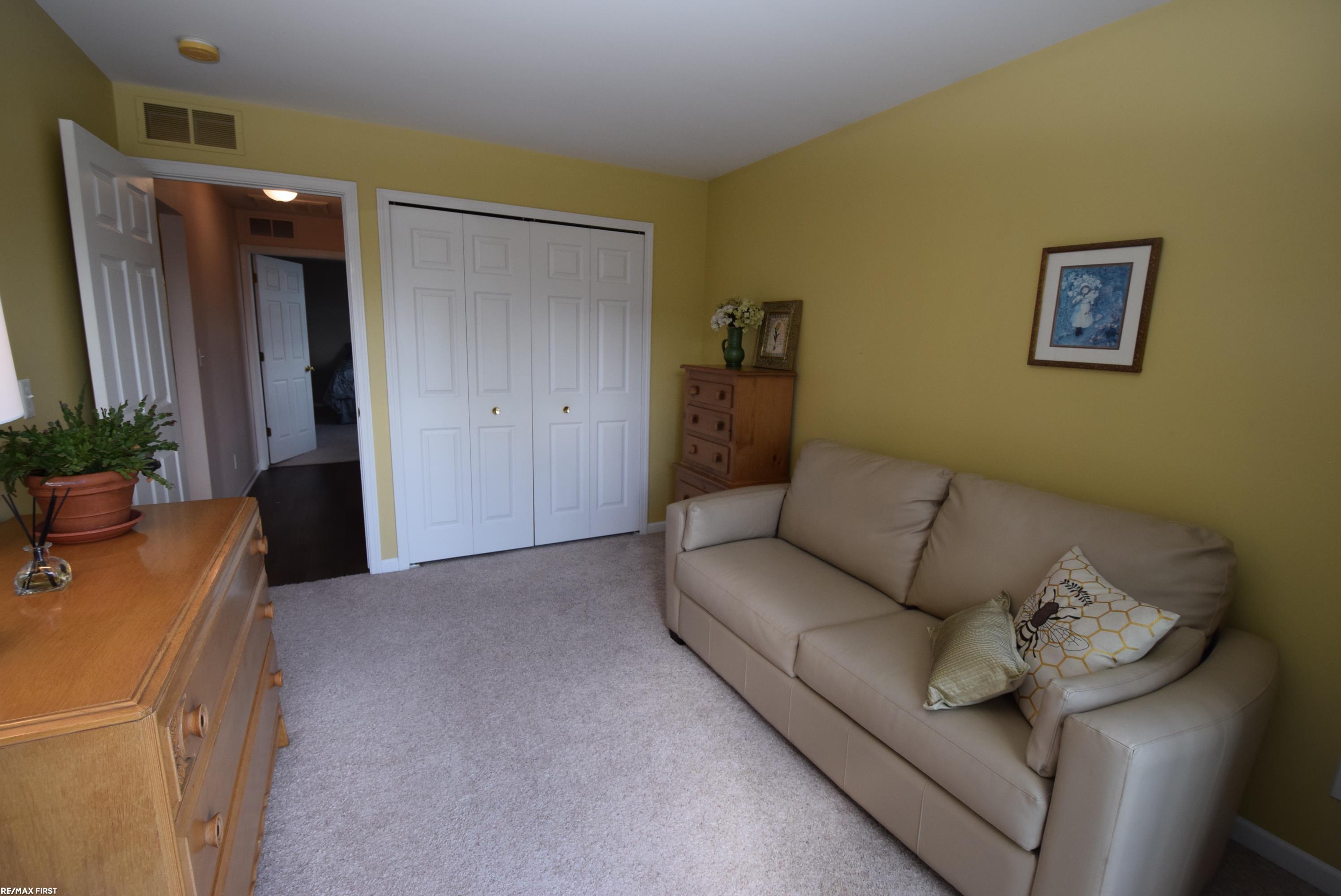 3603 Oakmonte Boulevard Rochester, MI 48306 - Photo 18 of 32 50141056-4575d944-3914-4116-a7af-8c0d3e5a1dbf.JPG