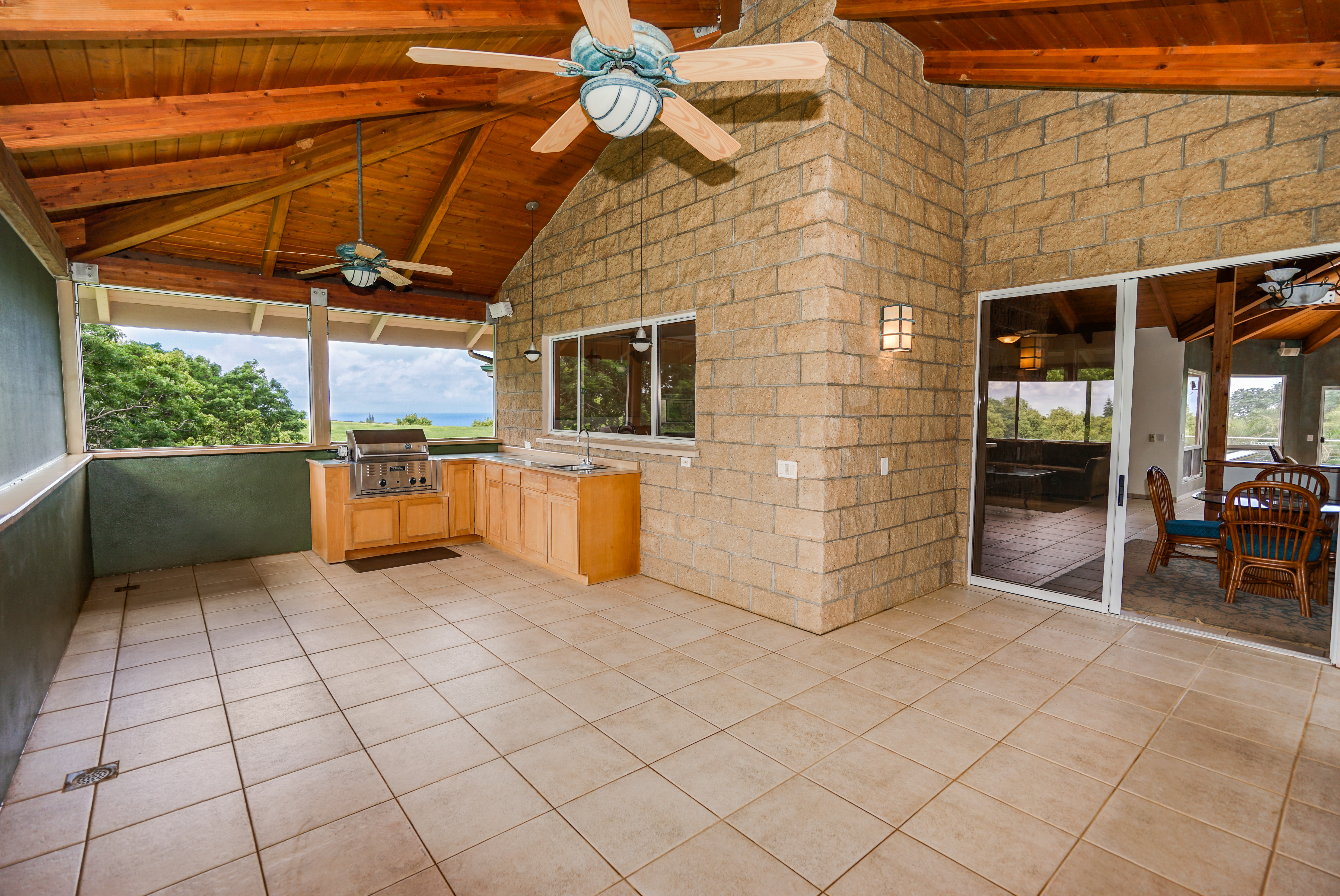 4700 Kapuna Road Kilauea, HI 96754 - Photo 7 of 17 a view of a livingroom with furniture