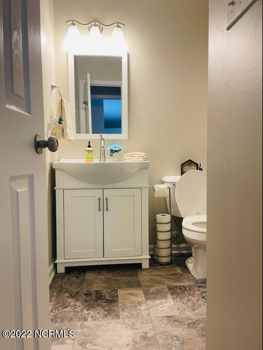 300 Foxhall Road Newport, NC 28570 - Photo 8 of 12 7