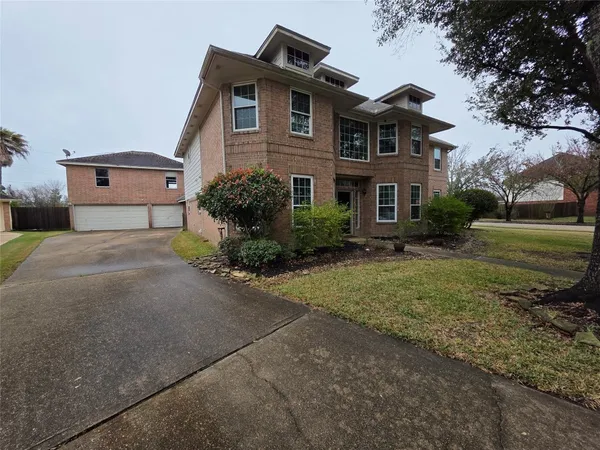 $399,900 | 2422 Acadiana Lane, Seabrook, TX 77586