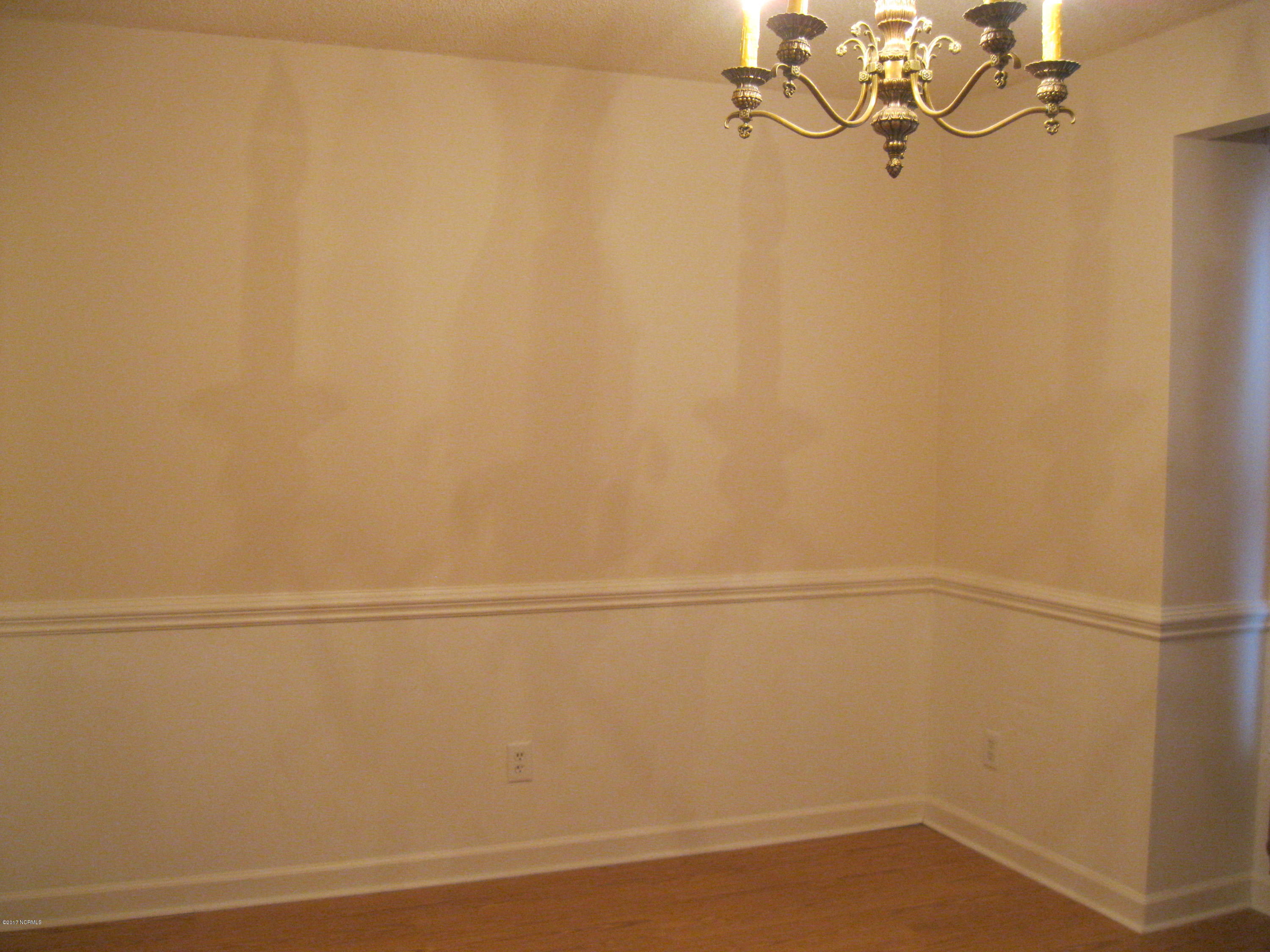 2081 Quail Ridge Road, Unit D Greenville, NC 27858 - Photo 2 of 12 Dining Room