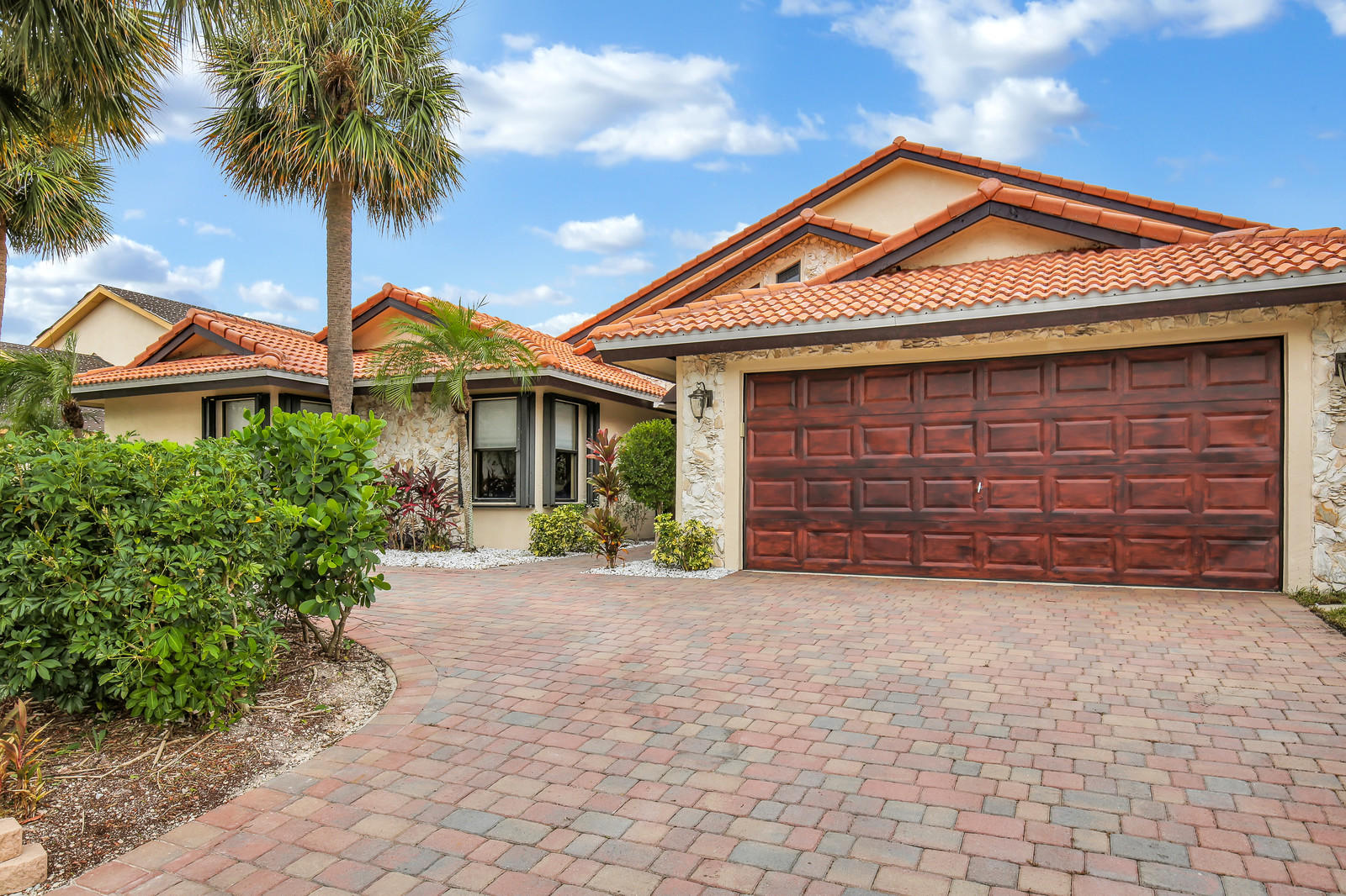 1385 Southwest 3rd Street Boca Raton, FL 33486 - Photo 2 of 28 02_Image_2_of_30_mls