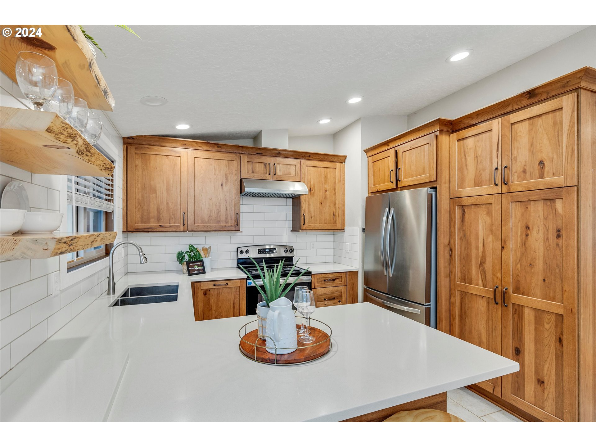 7233 Southwest Capitol Hill Road Portland, OR 97219 - Photo 11 of 34 Gallery Image 11