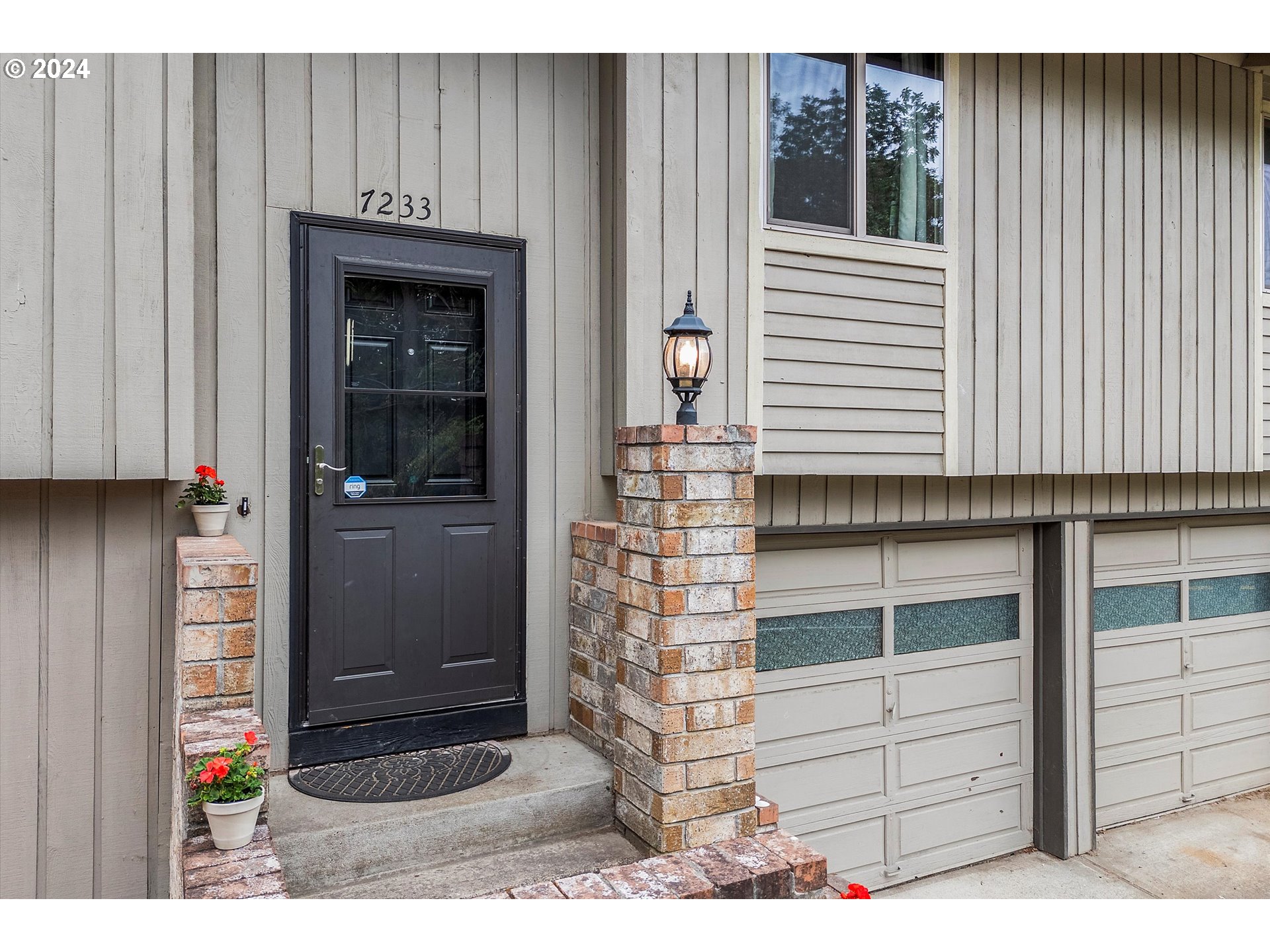 7233 Southwest Capitol Hill Road Portland, OR 97219 - Photo 2 of 34 Gallery Image 2