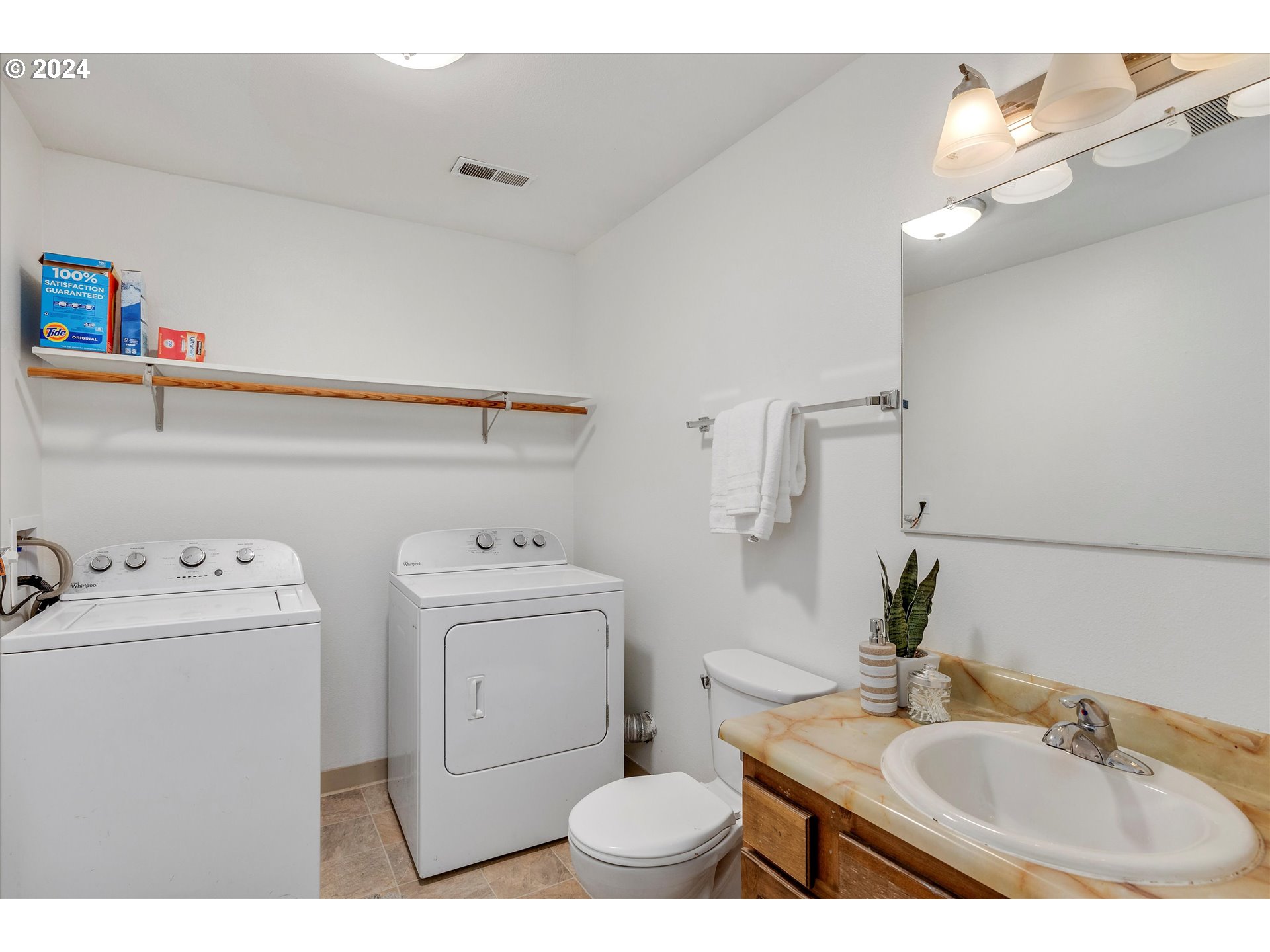 7233 Southwest Capitol Hill Road Portland, OR 97219 - Photo 27 of 34 Gallery Image 27