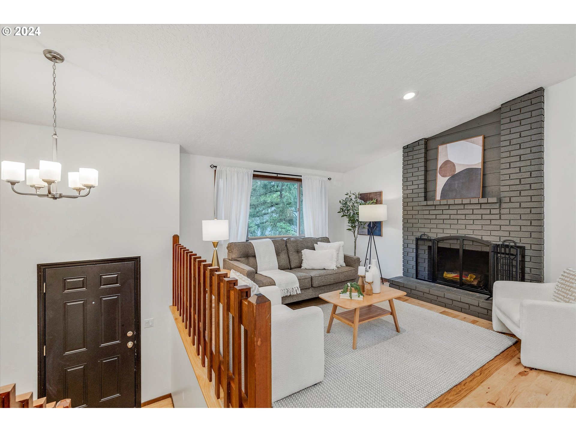 7233 Southwest Capitol Hill Road Portland, OR 97219 - Photo 3 of 34 Gallery Image 3