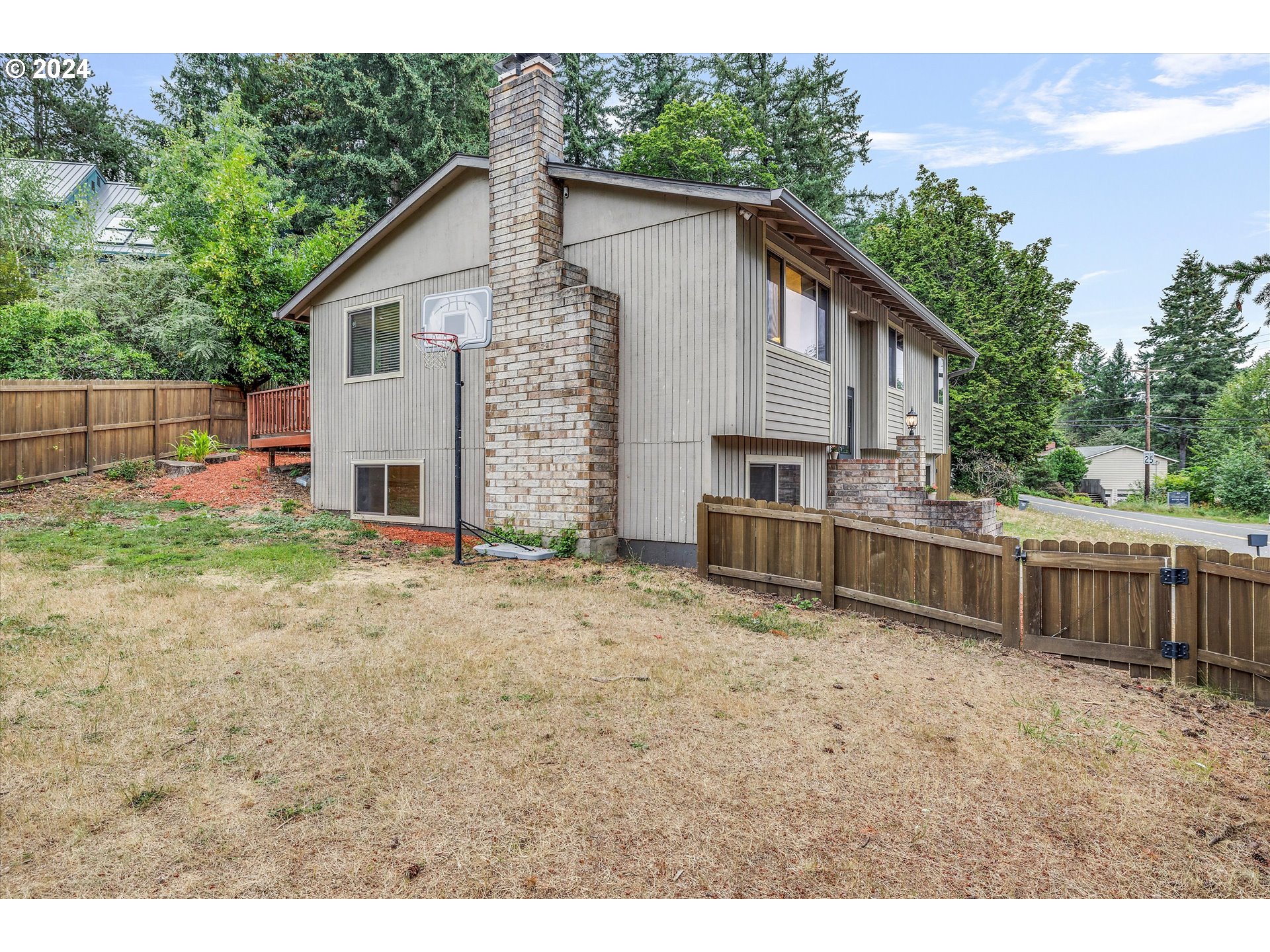 7233 Southwest Capitol Hill Road Portland, OR 97219 - Photo 31 of 34 Gallery Image 31