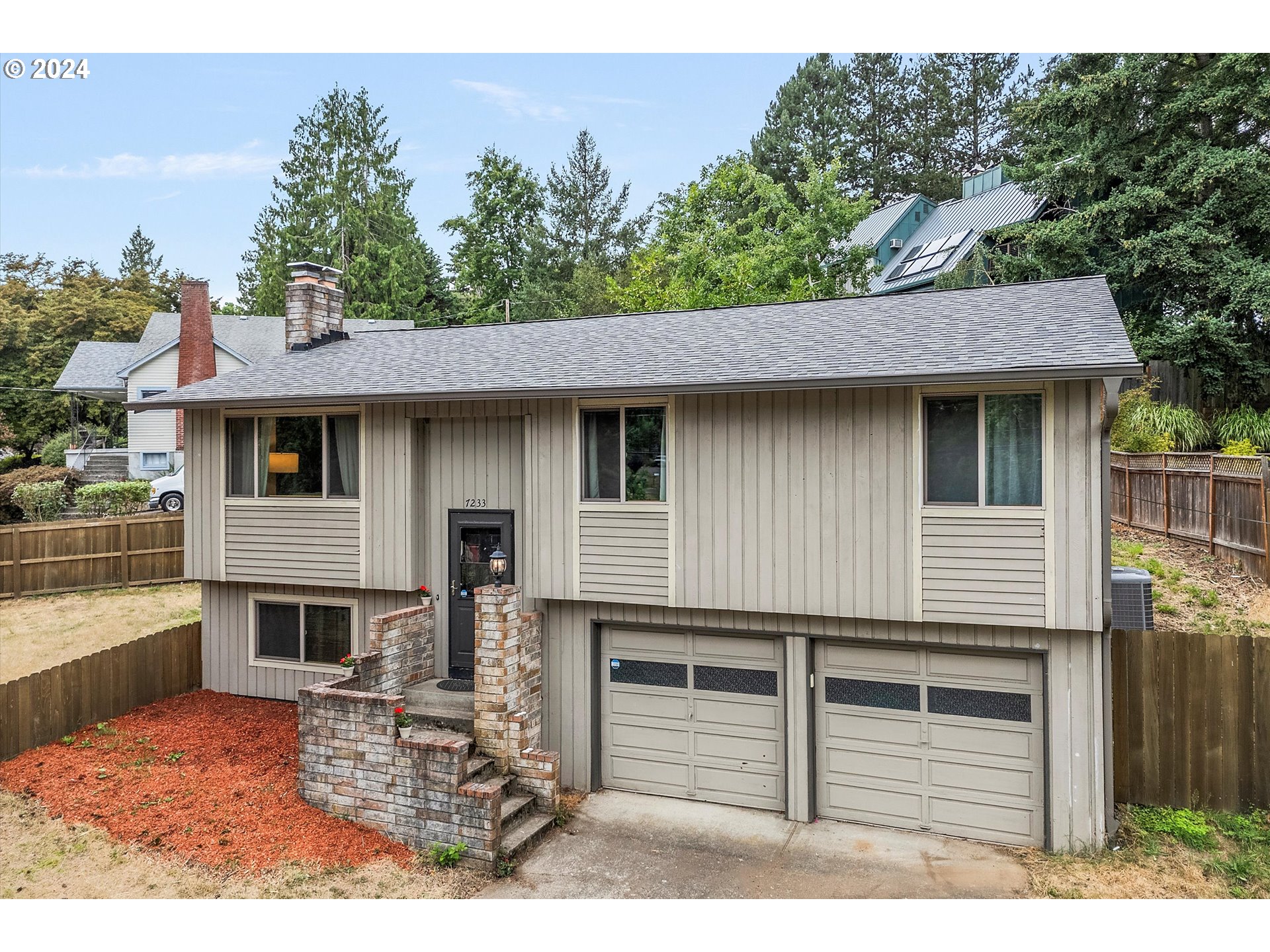 7233 Southwest Capitol Hill Road Portland, OR 97219 - Photo 32 of 34 Gallery Image 32
