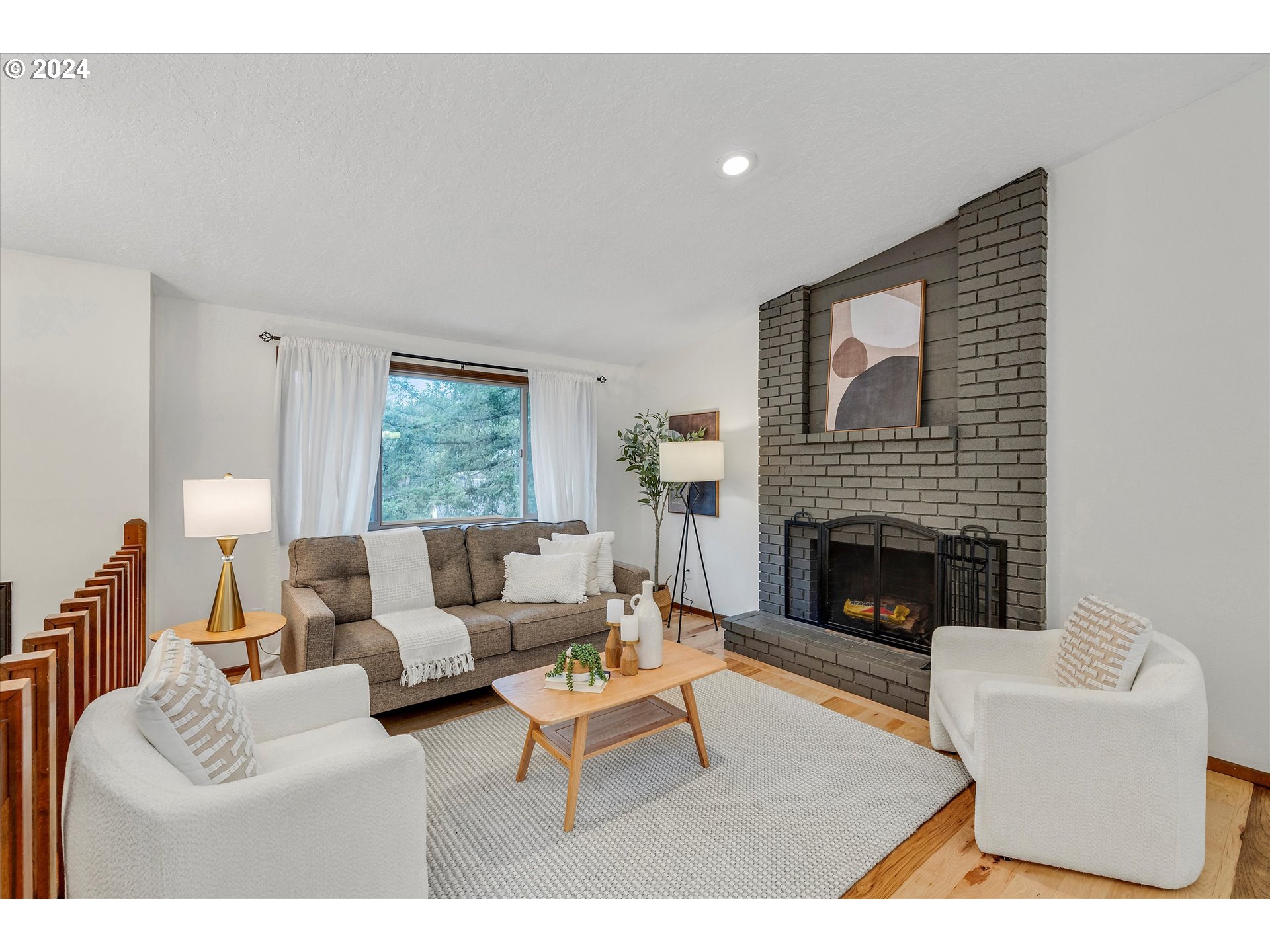 7233 Southwest Capitol Hill Road Portland, OR 97219 - Photo 4 of 34 Gallery Image 4