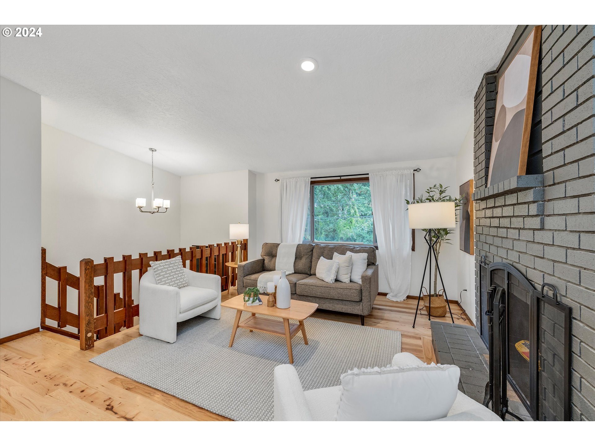 7233 Southwest Capitol Hill Road Portland, OR 97219 - Photo 5 of 34 Gallery Image 5