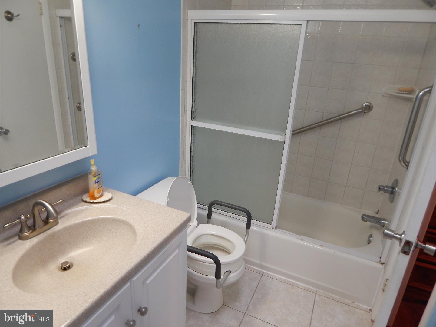 4161 Whiting Road Philadelphia, PA 19154 - Photo 11 of 13 Bathroom