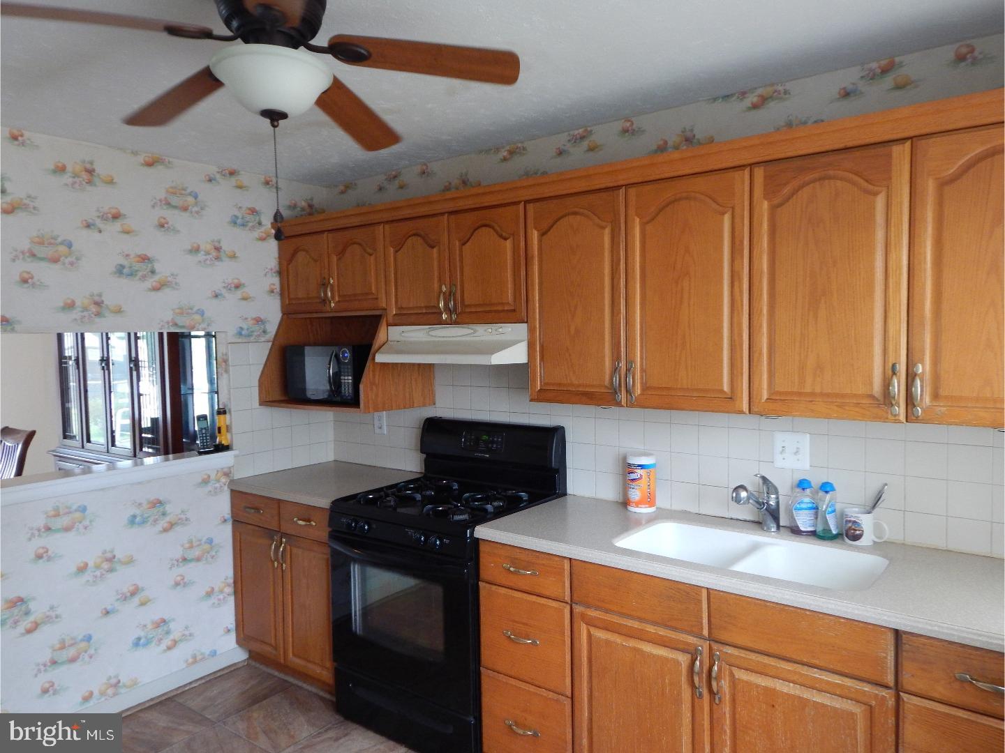 4161 Whiting Road Philadelphia, PA 19154 - Photo 6 of 13 Kitchen