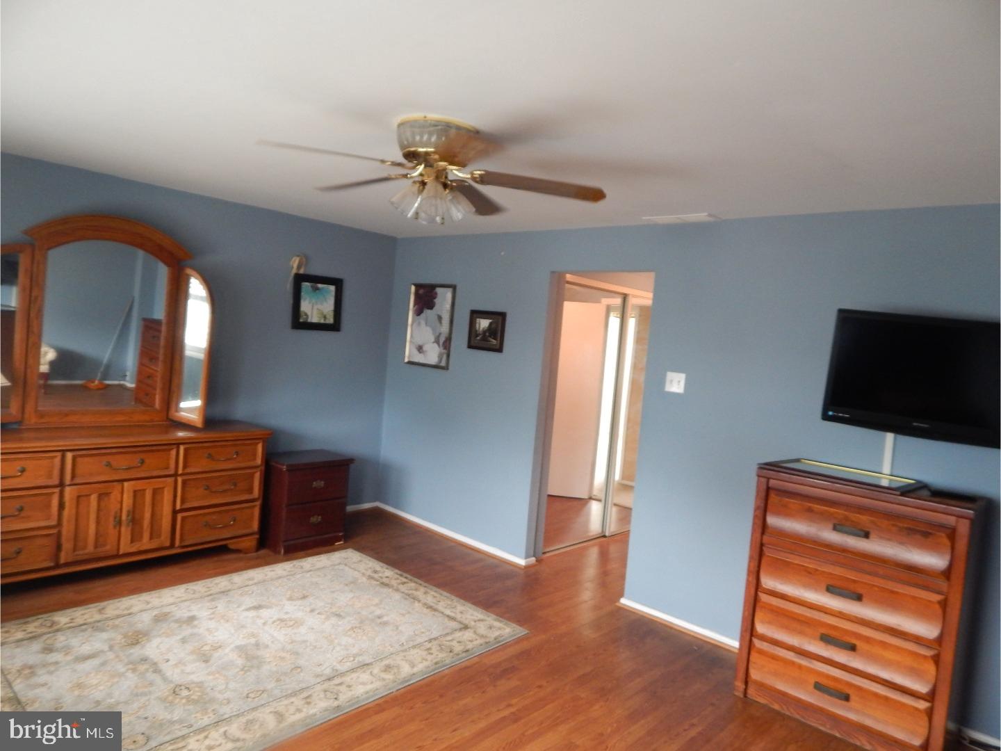 4161 Whiting Road Philadelphia, PA 19154 - Photo 10 of 13 Bedroom - Main