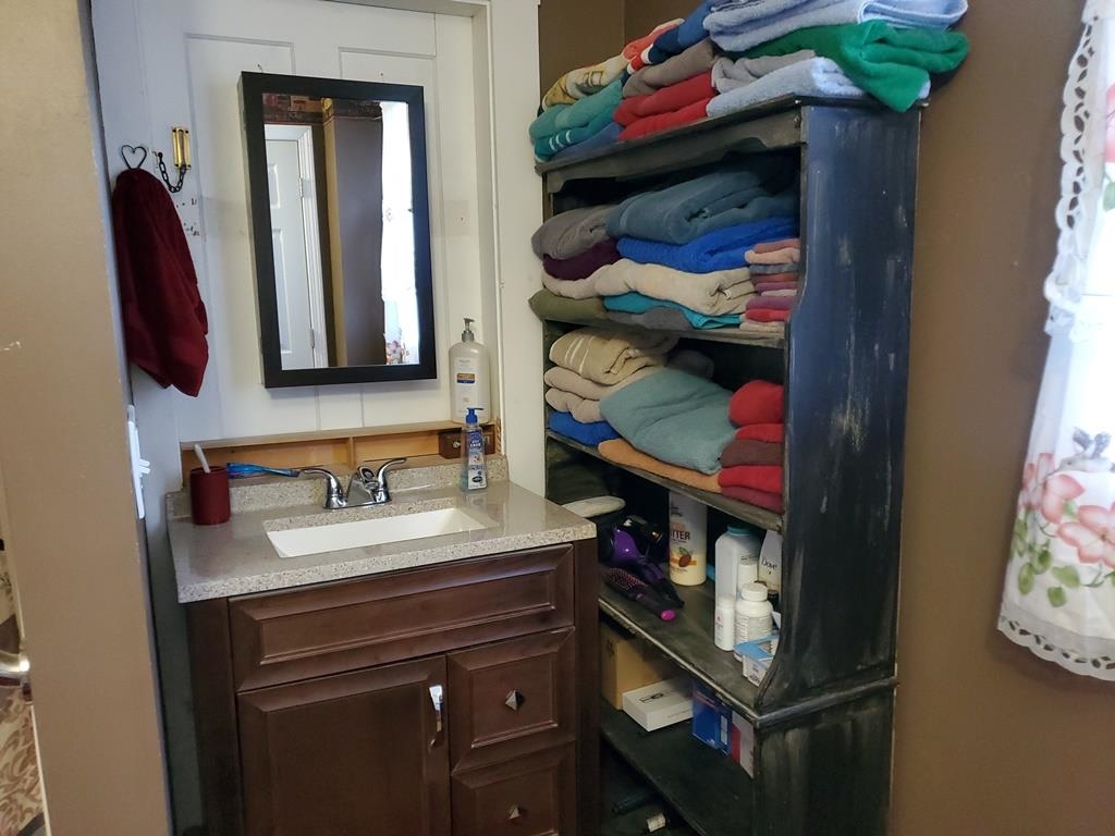 24 Old Goshen Road Newport, NH 03773 - Photo 18 of 39 Gallery Image 18